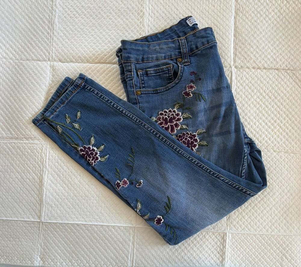 Sandpiper Floral Embroidered Denim Jeans Size 8P Blue